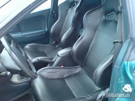 Mazda 323f *Solgt* Snøft... ;( - 14/10-06 - Kabinen.. billede 14