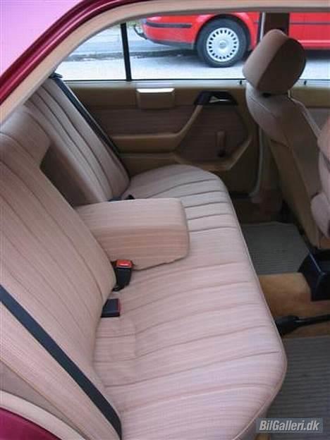 Mercedes Benz 250D - SOLGT billede 11