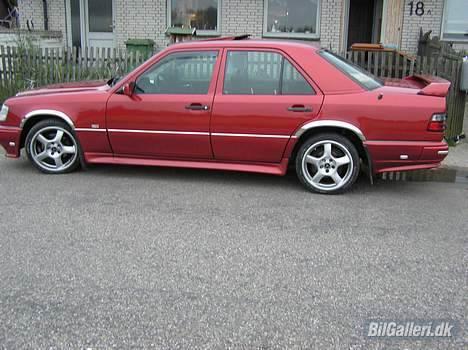 Mercedes Benz 3,0 total skadet  billede 1