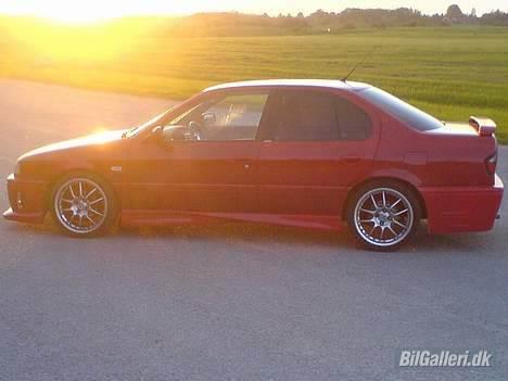 Nissan Primera 1.6 SLX billede 2