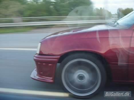 Opel Kadett GSI 2,0 16v SOLGT! billede 12