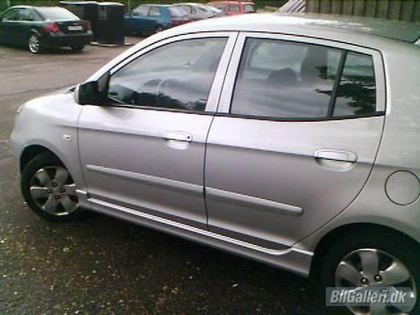 Kia Picanto EX 1.1 - Så mangler jeg bare nogle skørter ;-) billede 3