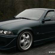 BMW E36 318is