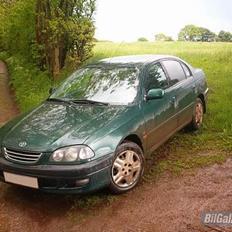 Toyota Avensis 2.0 solgt