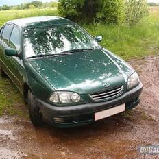 Toyota Avensis 2.0 solgt