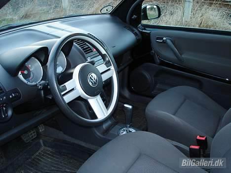 VW Lupo 3l - Interiør mørk kabine billede 4