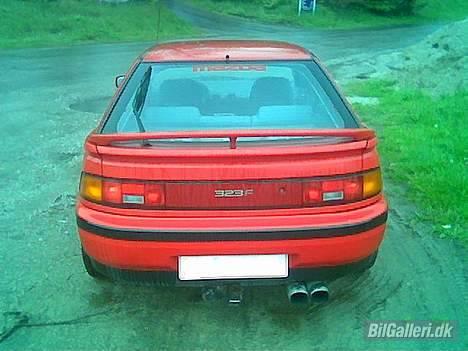 Mazda 323F GTi R.I.P - MAZDA logo i bagruden billede 5