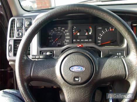 Ford Sierra 2.0 EFi *Solgt* - Kommandobroen ;) billede 17