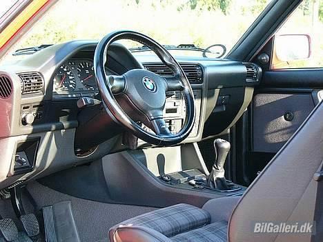 BMW E30 318is billede 2