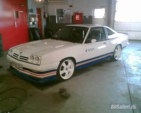 Opel Manta i200 - Den er da nydelig, synes I ikke??? billede 11