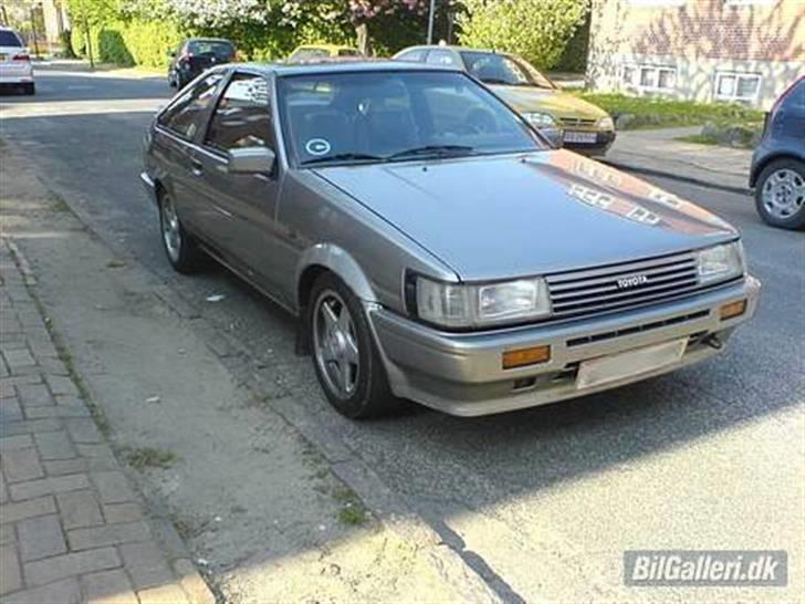 Toyota Corolla AE86 Coupé(SOLGT) billede 3