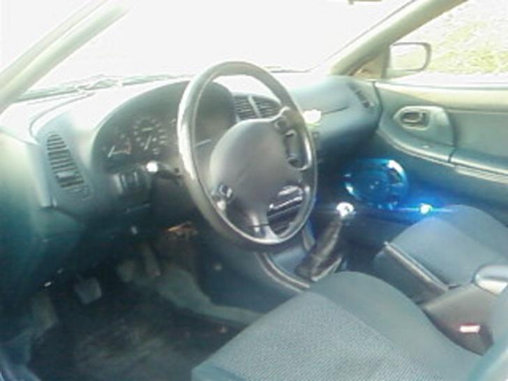 Mazda 323F GLX... (SOLGT) billede 4