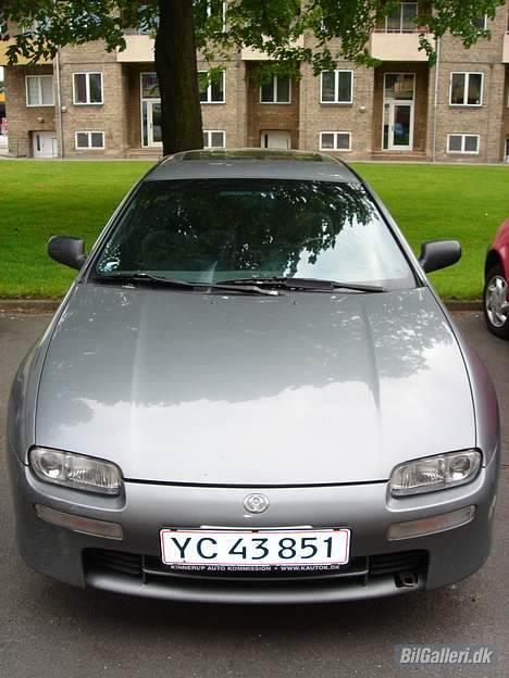 Mazda 323F - SOLGT billede 1