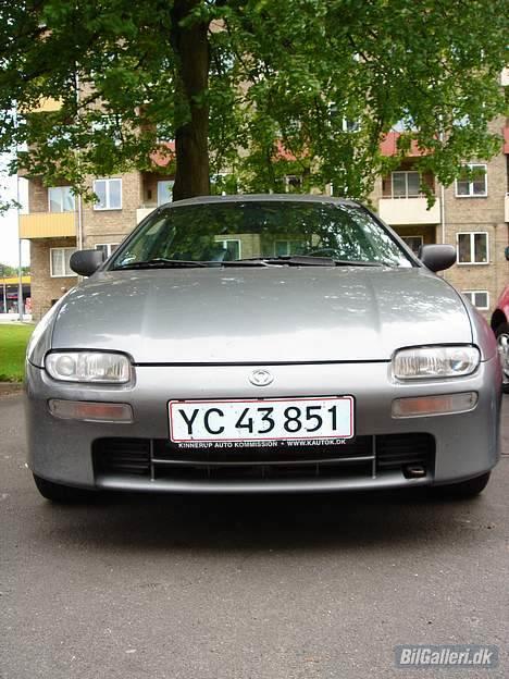 Mazda 323F - SOLGT billede 2