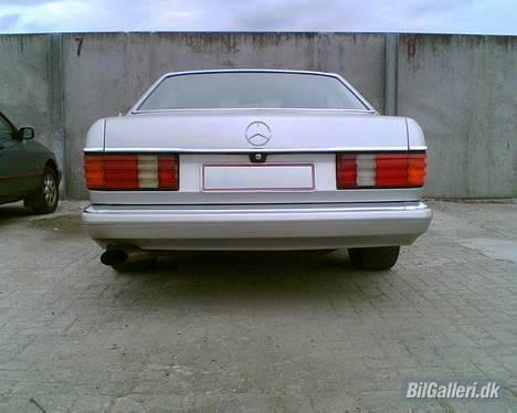 Mercedes Benz W126 - 500 SEC / 560 SEC - sikke en bredmås, bemærk den 4" store, skråt skåret udstødning åbning! billede 6