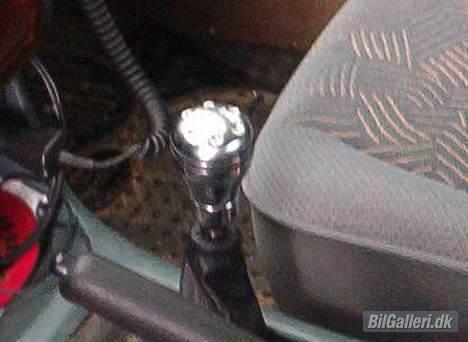 Toyota Avensis 2.0 solgt billede 11