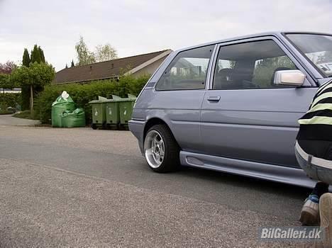 Toyota corolla GT 4GAZE SOLGT:( - holder lige mine sideskørter op til  billede 2