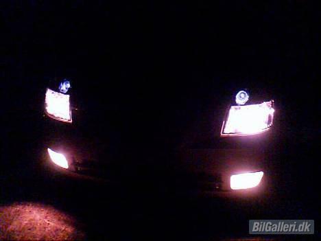 Kia Picanto EX 1.1 - Xennon-ish Dioder til positions lyset, Samt Xenon-ish pære billede 9