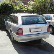 Mercedes Benz C180 St. Elegance (SOLGT)