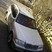 Mercedes Benz C180 St. Elegance (SOLGT)