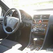 Mercedes Benz C180 St. Elegance (SOLGT)