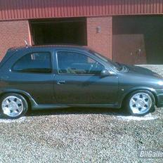 Opel Corsa B 16V