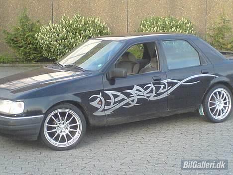 Ford sierra DØD - jep... så blev der monteret 17" alu sutter på bilen... billede 11