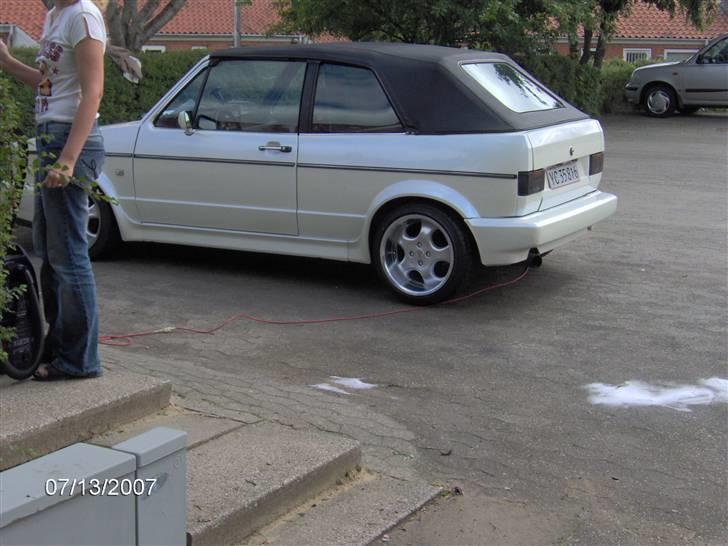 VW golf 1 cabriolet - så er den kommet hjem fra maler billede 1