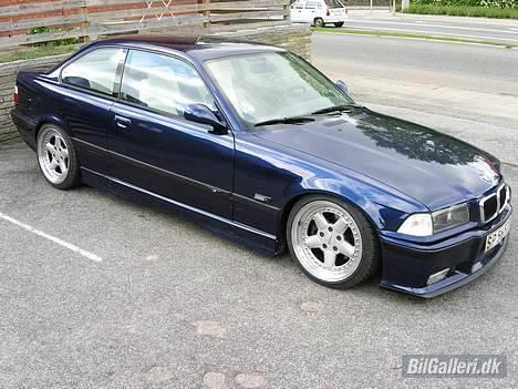 BMW 320 Coupè billede 2