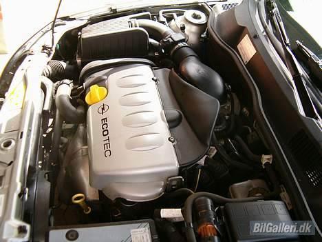 Opel Astra - Passet, plejet, pænt og rent... Det er jo bilens hjerte... selvfølgelig alt ORIGINALT... Opel ingeniørerne overlader intet til tilfældigheder... billede 8