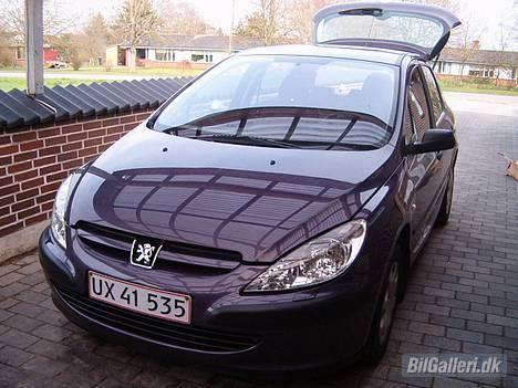 Peugeot 307 *solgt* - som den så ud da jeg købte den... maj 06 billede 20