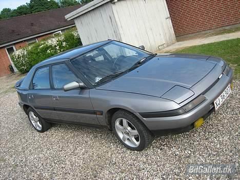 Mazda 323F billede 19