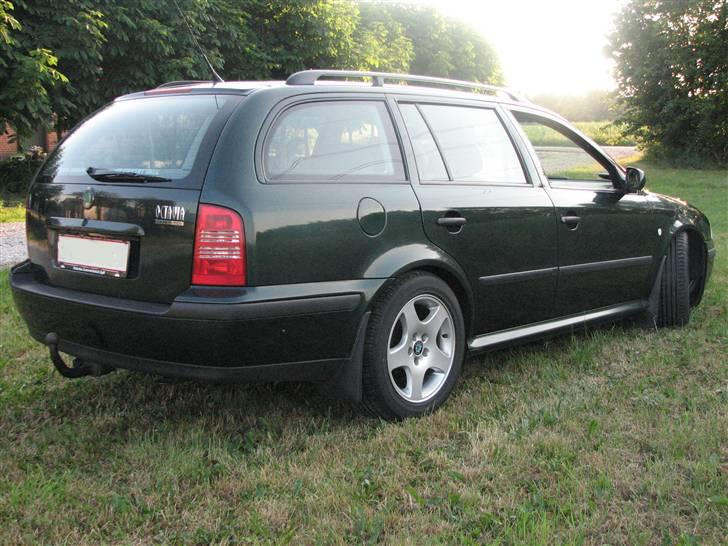 Skoda Octavia TDi Combi SOLGT. - Alufælge i 16", de skal ikke være større da jeg gerne vil ha´ lidt kørekomfort. billede 3