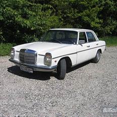 Mercedes Benz 240D-8 aut.