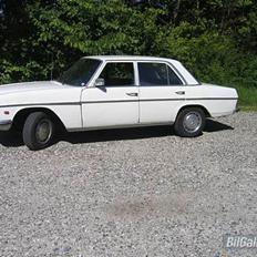 Mercedes Benz 240D-8 aut.