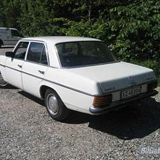 Mercedes Benz 240D-8 aut.