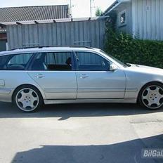 Mercedes Benz e 210