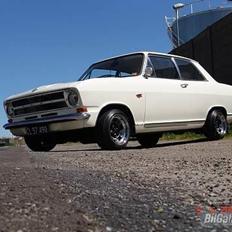 Opel kadett b solgt