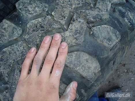 Toyota Landcruiser HJ60 *Solgt* - Jahhh... det er lige før at der kan ligge en kat her i mellem... HEHE..  billede 12