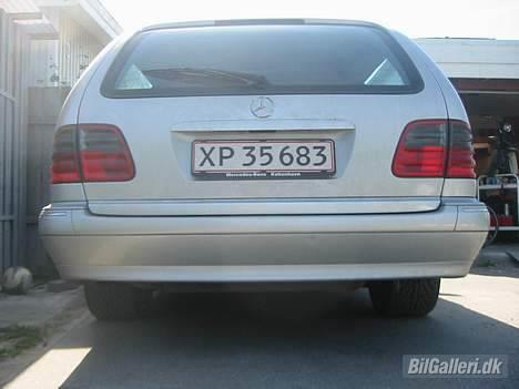 Mercedes Benz e 210 billede 6