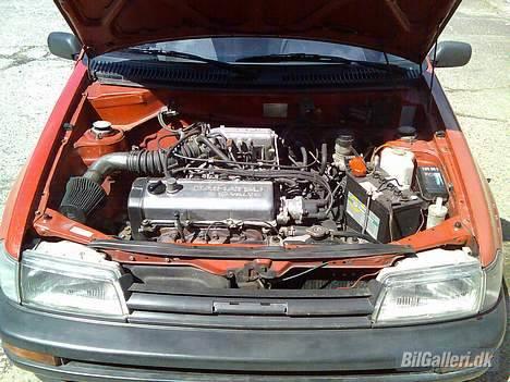 Daihatsu Charade total skadet billede 6