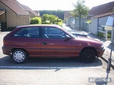 Opel Astra F 1,6 -Totalskadet- - Mangler en kapsel. billede 16