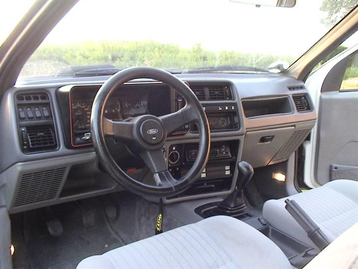 Ford Sierra Xr4i - Kabinen, Dog den gamle HU og Gearknob billede 15