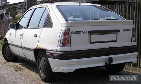 Opel Kadett 1,6i GT "SOLGT" billede 3