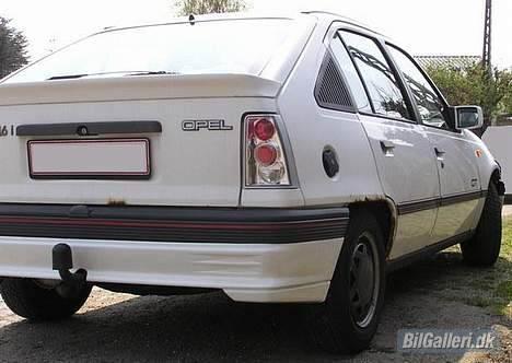 Opel Kadett 1,6i GT "SOLGT" billede 4
