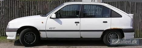 Opel Kadett 1,6i GT "SOLGT" billede 5