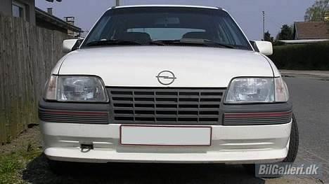Opel Kadett 1,6i GT "SOLGT" billede 6