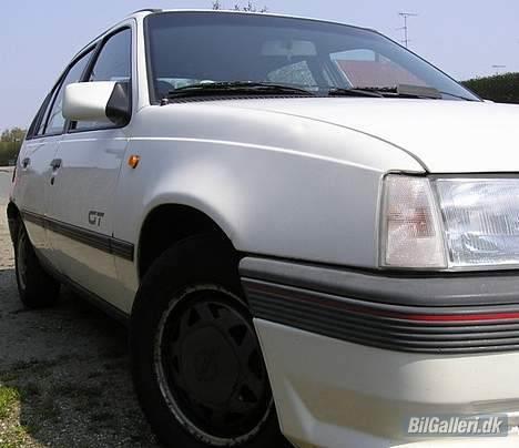 Opel Kadett 1,6i GT "SOLGT" billede 9