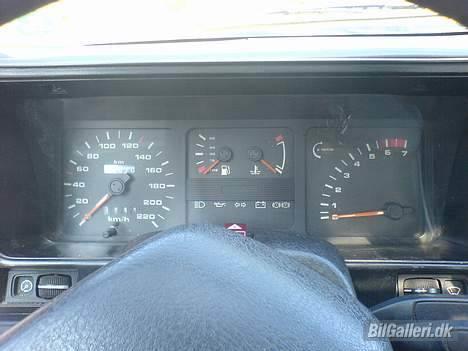 Ford Sierra 2,3 V6 **SOLGT** billede 1