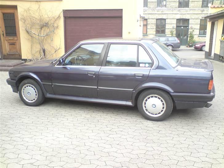 BMW 325IX "SOLGT" billede 1